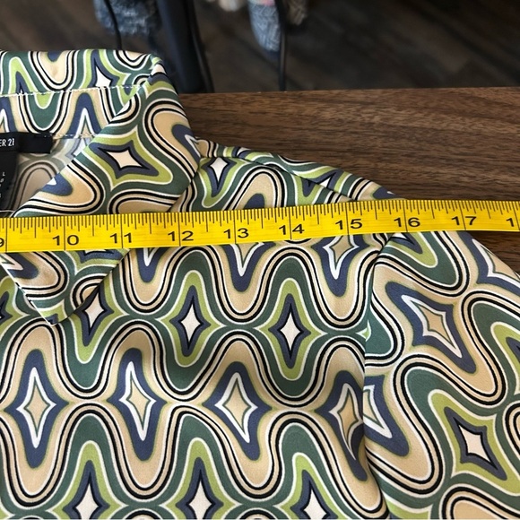 Forever 21 Stylish Geometric Patterned Women's Top cropped L - Picture 8 of 10